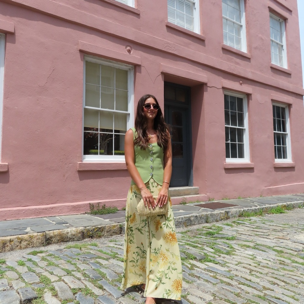 Meet your Posher, Adelina